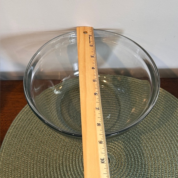 Anchor Hocking Clear Glass Mixing Bowl 2.5 Quart 8.5" Diameter in pristine Shape - Picture 7 of 8